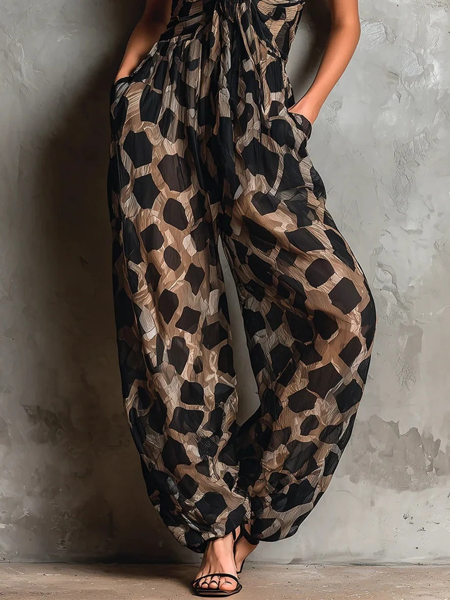 Roberta | Schwarzer, weiter Chiffon-Jumpsuit mit Animalprint